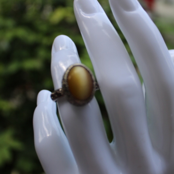 Vintage Tiger Eye Ring - Picture 5 of 16